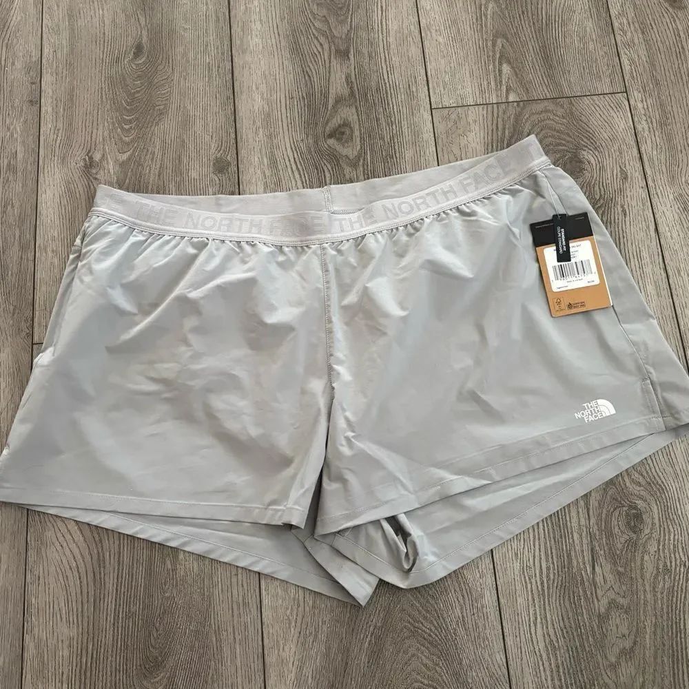 The north face woman’s wander shorts very comfy elastic waist band